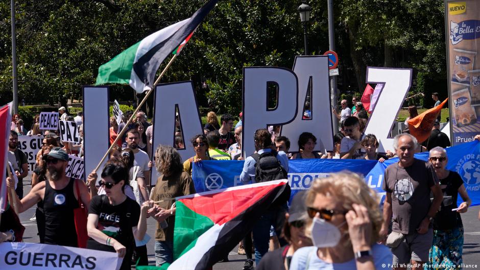 Manifestación en Madrid contra la OTAN a días de la cumbre