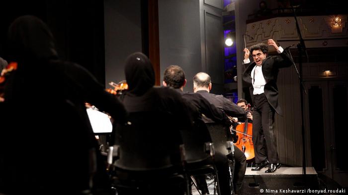 در اجرای کنسرت اصفهان تا فلورانس قطعاتی از دو آهنگساز ایرانی و دو آهنگساز ایتالیایی انتخاب شده بود