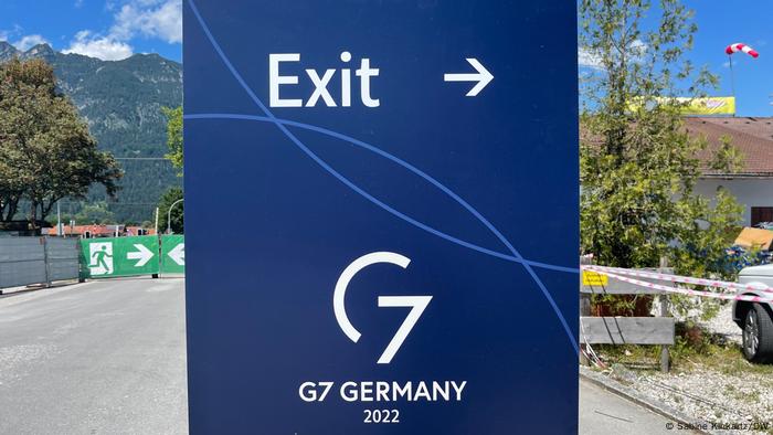 An exit sign at the G7 summit in Germany 2022