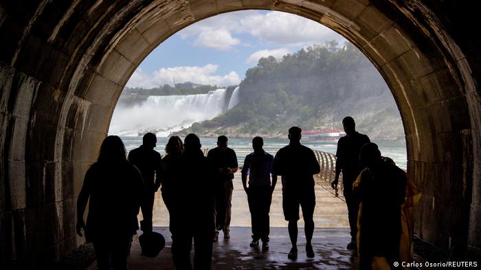 BdTD Kanada | Tunnel bei den Niagarafällen