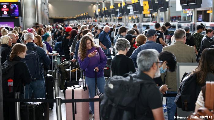 Großbritannien Heathrow Flughafen Chaos Personal Wartezeiten