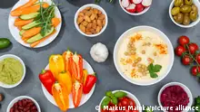 Gemüse Hintergrund vegane gesunde Ernährung vegan gesund bio clean eating Essen auf Schieferplatte