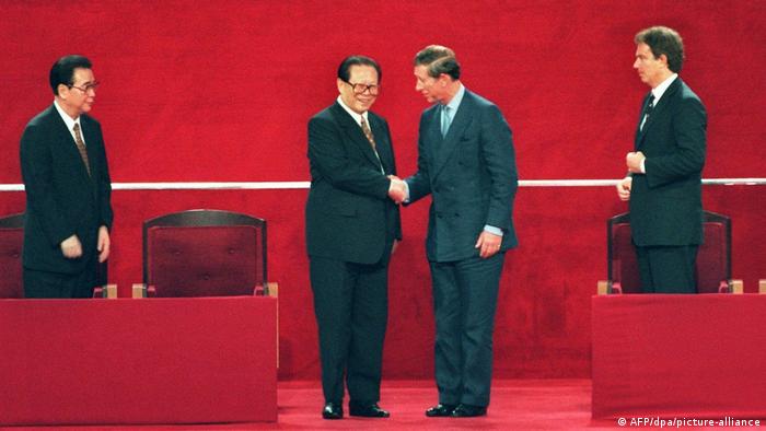 1997: príncipe Carlos y Jiang Zemin