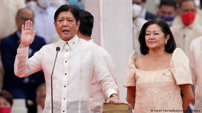 6月30日，小马科斯正式就职成为菲律宾新一任总统。