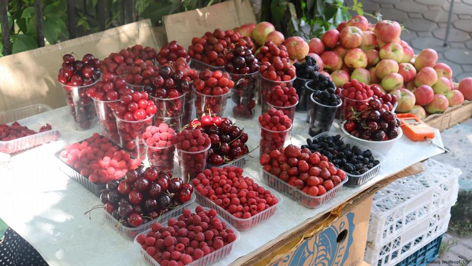 Maline, kupine,ribizle... sadrže malo šećera a mnogo vitamina i minerala i spadaju najzdravije voće