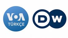 Logos der DW & VOA Türkçe. Die türkischen Webseiten der Deutschen Welle und von Voice of America wurden in der Türkei gesperrt. 