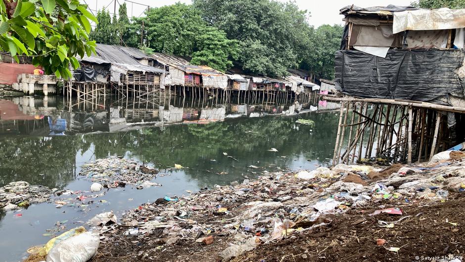 Why is India's singleuse plastic ban failing? DW 11/02/2022