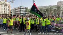 خبراء: الأزمة في ليبيا تنذر بالانزلاق إلى الحرب مجددا