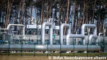 27.04.2022 Lubmin - Blick auf Rohrsysteme und Absperrvorrichtungen in der Gasempfangsstation der Ostseepipeline Nord Stream 1 und der Übernahmestation der Ferngasleitung OPAL (Ostsee-Pipeline-Anbindungsleitung). Der russische Energiekonzern Gazprom reduziert die maximalen Gasliefermengen durch die Ostseepipeline Nord Stream 1 nach Deutschland erneut. (zu dpa «Gazprom drosselt Lieferung durch Nord Stream 1 noch weiter») 