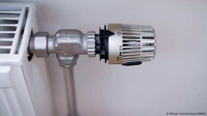 A photo of a radiator temperature control in a flat in Dusseldorf