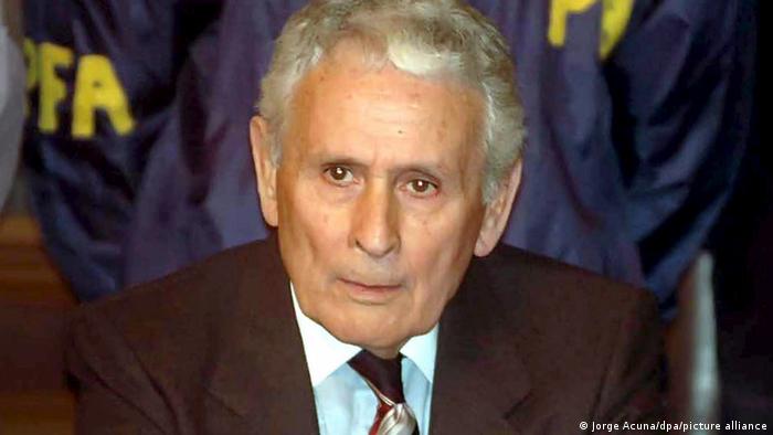 Miguel Etchecolatz, nueve veces condenado a cadena perpetua por crímenes de lesa humanidad cometidos durante la última dictadura en Argentina (1976-1983).