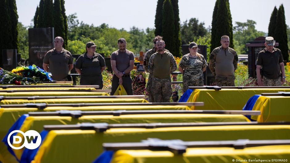 Ukraine aktuell: Mehr als 10.000 tote ukrainische Soldaten