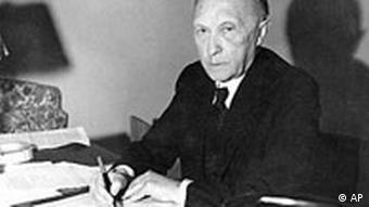 Bundeskanzler Dr. Konrad Adenauer
