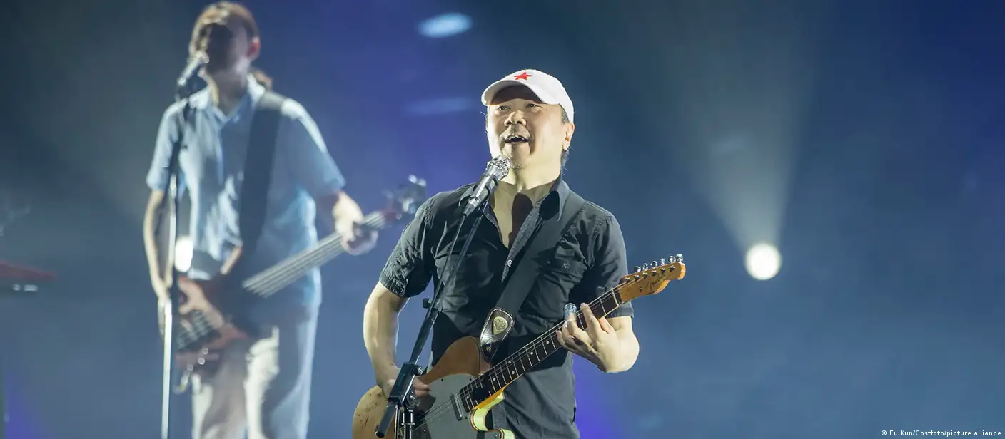 中国摇滚之父”崔健获台湾金曲奖歌王