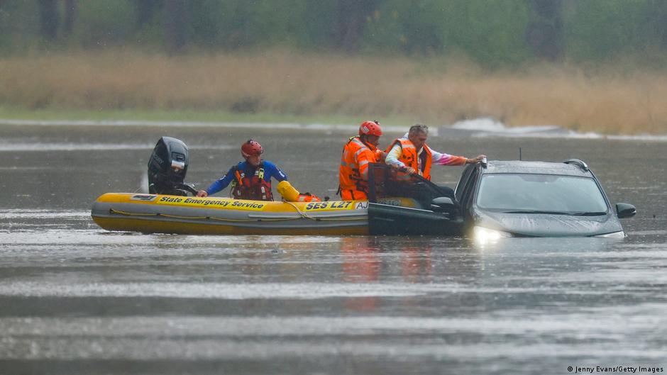 Australia: Floods in Sydney leave roughly 30,000 facing evacuation | News | DW - Vimarsana News