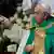 Vatikan Papst Franziskus mit Christen aus dem Kongo im Petersdom