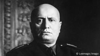  Benito Mussolini 