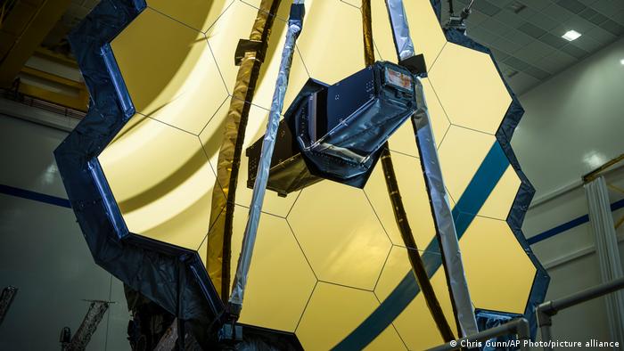 El conjunto del espejo principal del telescopio espacial James Webb