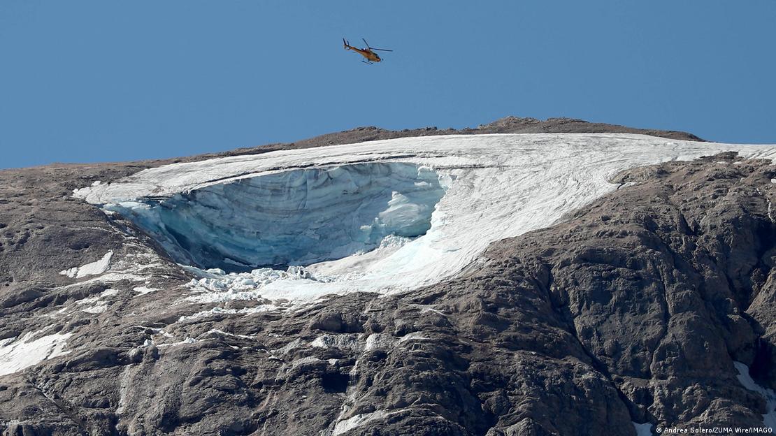 Pedaço de geleira numa montanha