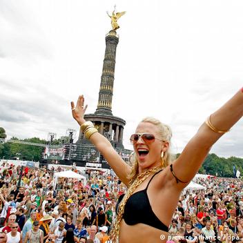 Love Parade' returns as 'Rave the Planet'