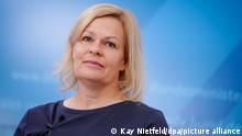 Nancy Faeser (SPD), Bundesministerin für Inneres und Heimat, stellt Maßnahmen zur kurzfristigen Abhilfe der Situation an den deutschen Flughäfen vor.