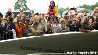 Тисячі литовців зібралися подивитися на Bayraktar
