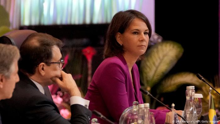 وزيرة الخارجية الألمانية أنالينا بيربوك في اجتماع لمجموعة العشرين في بالي