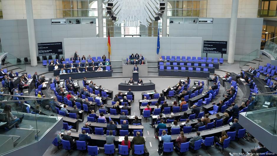 Nemački Bundestag u kriznim situacijama može biti ponovo izabran pre isteka redovnog četvorogodišnjeg mandata