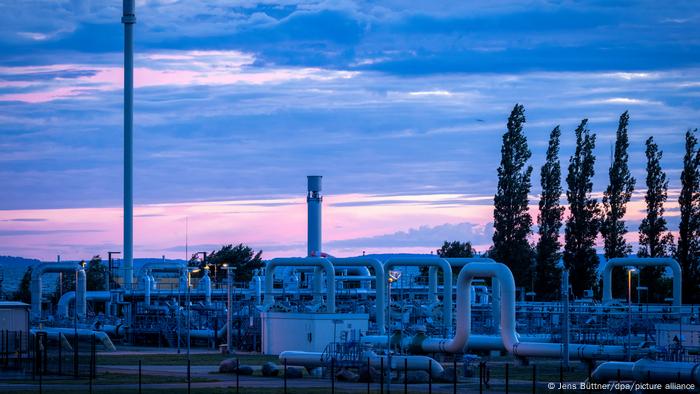 Rohrsysteme und Absperrvorrichtungen in der Gasempfangsstation der Ostseepipeline Nord Stream 1 in Lubmin, Mecklenburg-Vorpommern 