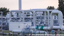 11.07.2022, Mecklenburg-Vorpommern, Lubmin: Rohrsysteme und Absperrvorrichtungen in der Gasempfangsstation der Ostseepipeline Nord Stream 1 und der Übernahmestation der Ferngasleitung OPAL (Ostsee-Pipeline-Anbindungsleitung). Die Ostsee-Pipeline Nord Stream 1, durch die seit 2011 russisches Erdgas nach Deutschland fließt, wird wegen planungsmäßiger Wartungsarbeiten für etwa zehn Tage abgeschaltet. Foto: Jens Büttner/dpa +++ dpa-Bildfunk +++