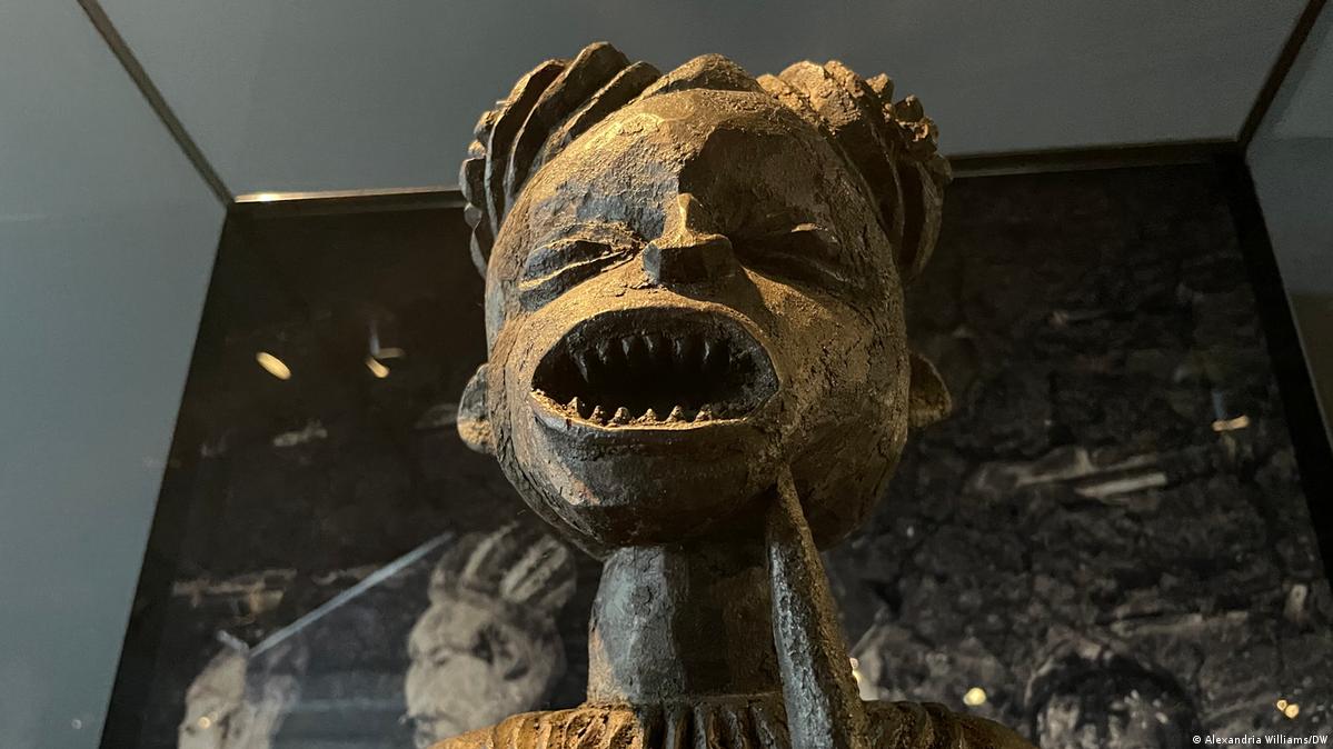 German bureaucracy slows artifacts' return – DW – 07/14/2022