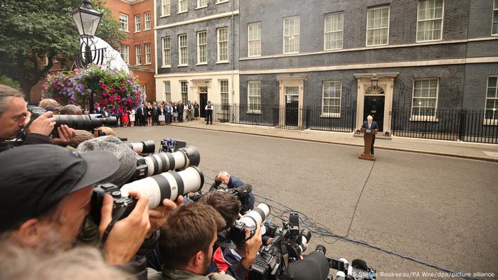 Großbritannien Premierminister Johnson tritt als Parteichef zurück