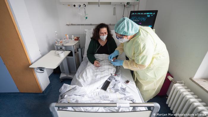 Nurse and femal patient in Stuttgart hospital
