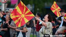 Proteste gegen Zugeständnisse an Bulgarien für EU Beitritt. Skopje, 12.07.2022 DW, Petr Stojanovski 