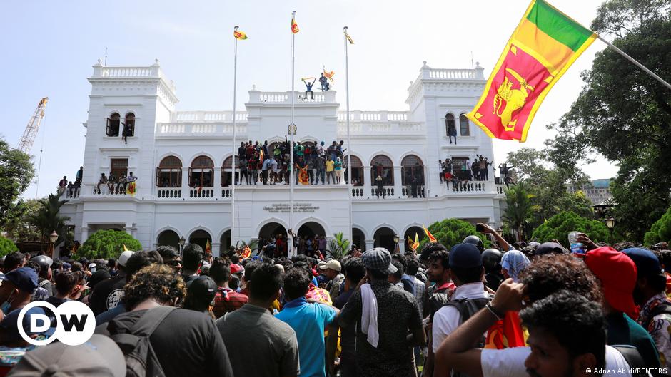Sri Lankas Regierungsgegner stürmen Präsidentenbüro