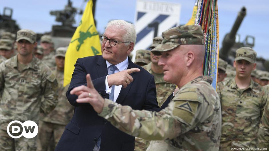 President Steinmeier thanks American soldiers stationed |  Germany – current German policy.  DW News in Polish |  DW