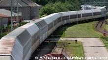 Güterzüge aus der russischen Enklave Kaliningrad fahren zum Grenzbahnhof in Kybartai, etwa 200km westlich der litauischen Hauptstadt Vilnius. Litauen hat am 20.06.2022 seine Entscheidung verteidigt, den Bahntransit von Russland in eine russische Ostsee-Exklave, die von den Sanktionen der Europäischen Union betroffen ist, zu unterbinden, was angesichts der starken Spannungen in der Region den Zorn Moskaus auf sich gezogen hat. +++ dpa-Bildfunk +++
