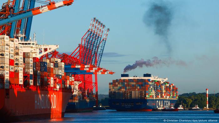 Ships and loading cranes at Hamburg's container terminal 