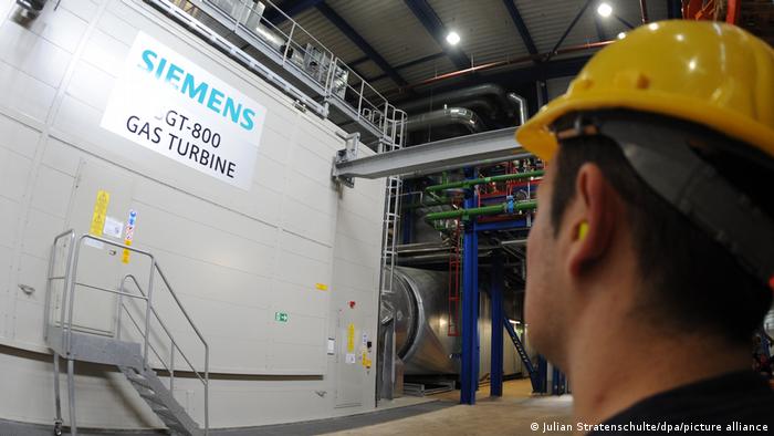 توربين لضخ الغاز من صناعة شركة سيمنس إنيرجي الألمانية 