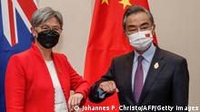 澳大利亞外長黃英賢（Penny Wong）和中國外長王毅，7月在印尼峇里島舉行了2019年以來，兩國首次的外長會議
