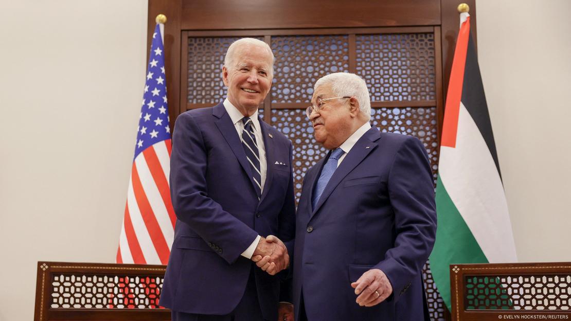 Biden cumprimenta Abbas