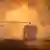 Bombeiros combatendo chamas na França