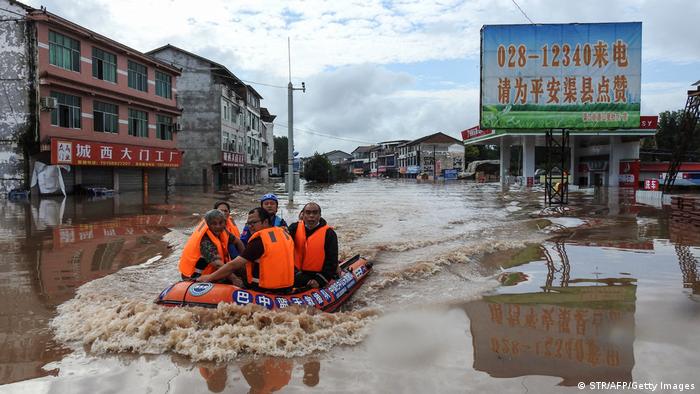 China | Überschwmmung in Dazhou, Sichuan