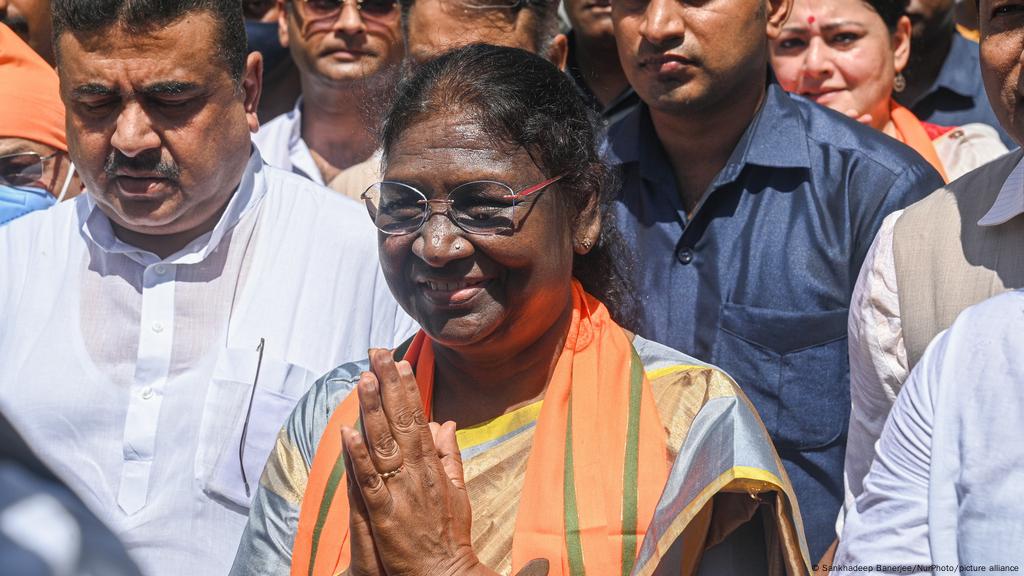 India: Tribal politician Draupadi Murmu wins presidential vote | News | DW  | 21.07.2022