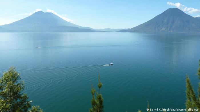 El Lago de Atitlán, Guatemala