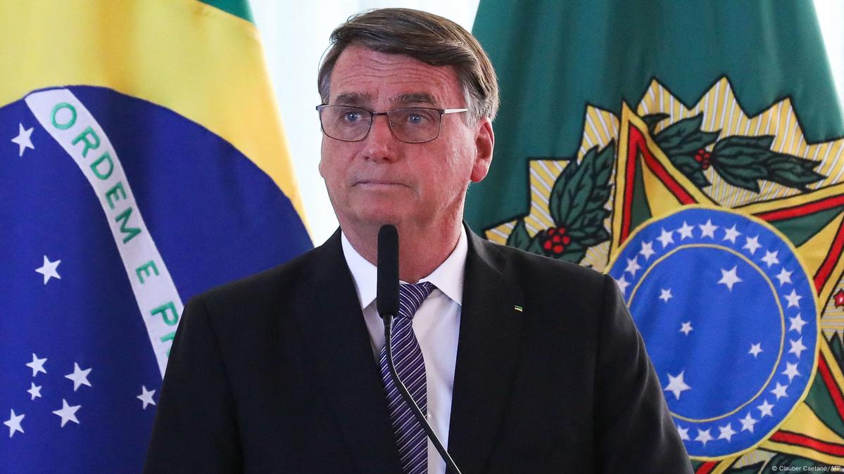 Bolsonaro comete abuso de poder em Londres e quem paga é o