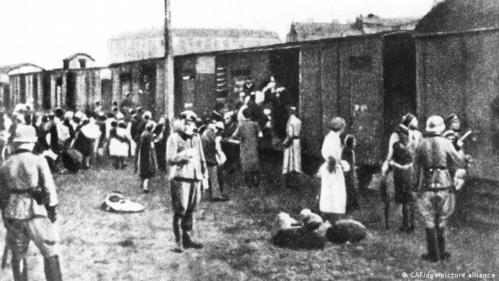 Polen Geschichte l Warschauer Ghettos, Abtransport nach Treblinka in Güterwaggons