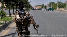 18.06.2022
A Taliban fighter stands guard at the site of an explosion in Kabul, Afghanistan, Saturday, June 18, 2022. Several explosions and gunfire ripped through a Sikh temple in Afghanistan's capital. (AP Photo/Ebrahim Noroozi)