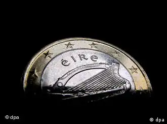 爱尔兰成为第一个接受欧元拯救伞的国家