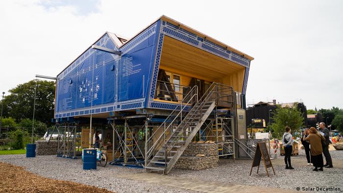 RoofKIT: una casa hecha de materiales de construcción de segunda mano.